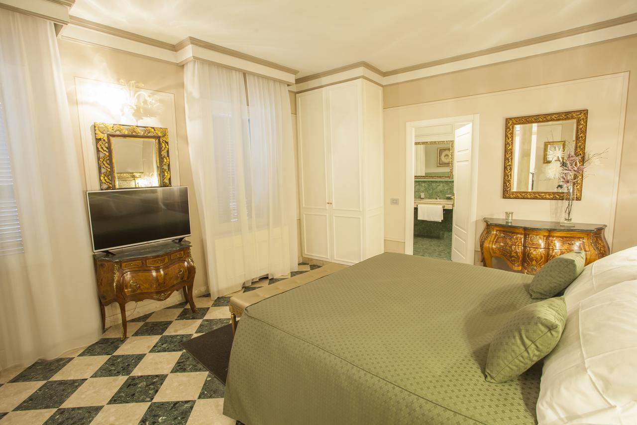 Martins De Luxe Aparthotel *